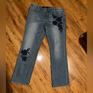 Simply Vera Vera Wang Light Blue Capri Jeans with Navy Floral Design
